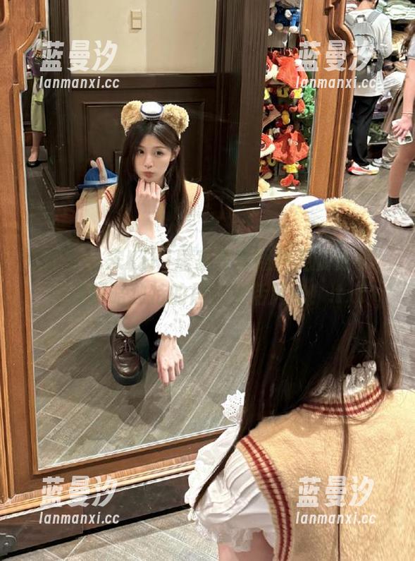 尤蜜荟 - 宋KiKi居家写真照片免费分享，带你领略独特的居家生活风格！.txt