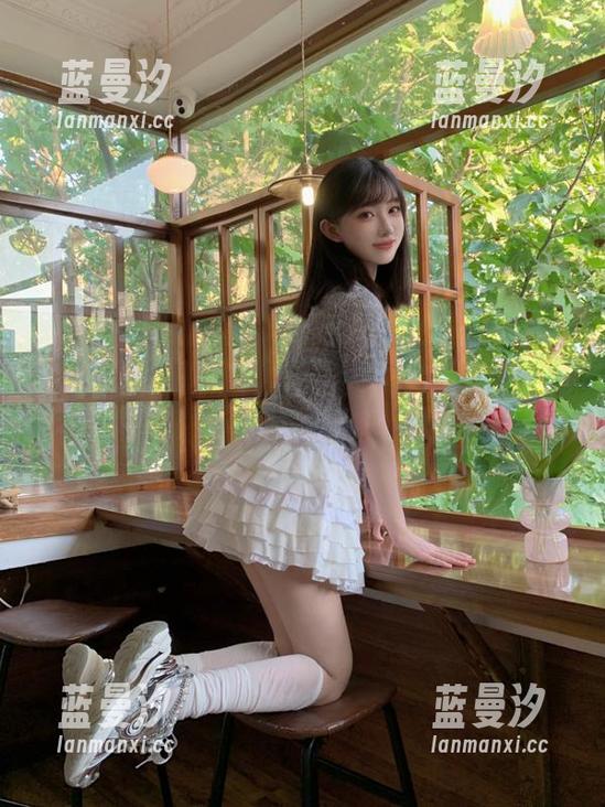 尤蜜荟 - 在线畅享田冰冰泳衣写真资源，带你领略不一样的夏日视觉盛宴！.txt