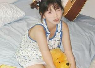 尤蜜荟 – 分享赵可欣baby的黑白作品：让你笑到肚子疼的幽默写真集！.txt