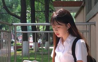 尤蜜荟 – 黄歆苑的无圣光内衣图包，唤醒沉睡的性感，激发无尽遐想！.txt