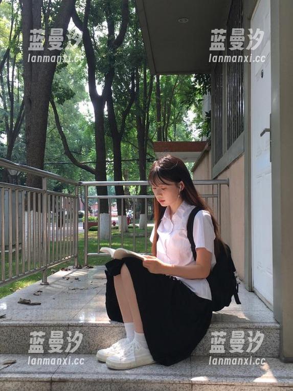 尤蜜荟 - 黄歆苑的无圣光内衣图包，唤醒沉睡的性感，激发无尽遐想！.txt