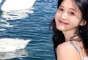 微密圈 – 就是阿朱啊的海底捞最新图册：体验她在海底世界的奇幻之旅！.txt