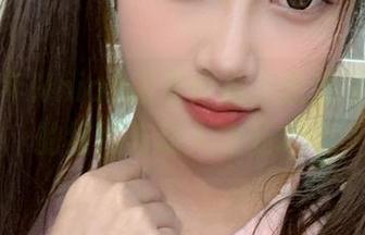 观看年年Nnian镂空作品，感受写真艺术的细腻与动人之处.txt