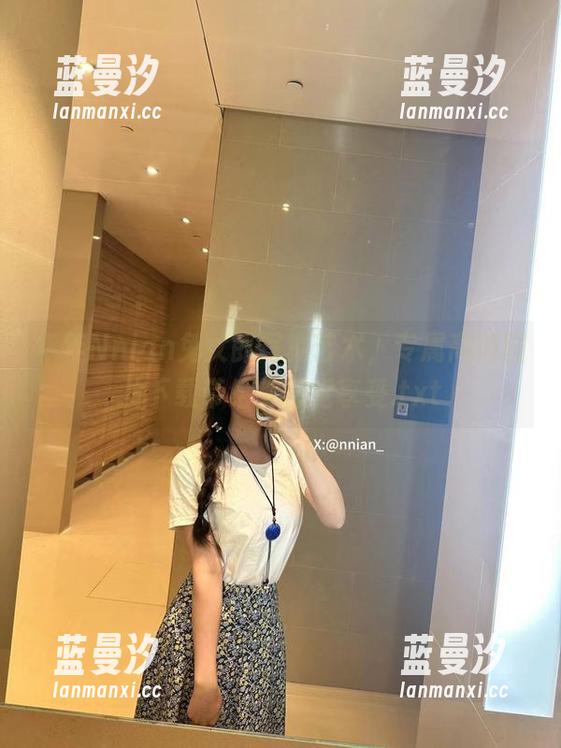 年年Nnian兔女郎写真艺术，专属高清图片下载带给你视觉享受.txt
