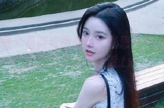 微密圈 – 最新套图更新！张思允与烈焰玫瑰房车的绝美邂逅.txt