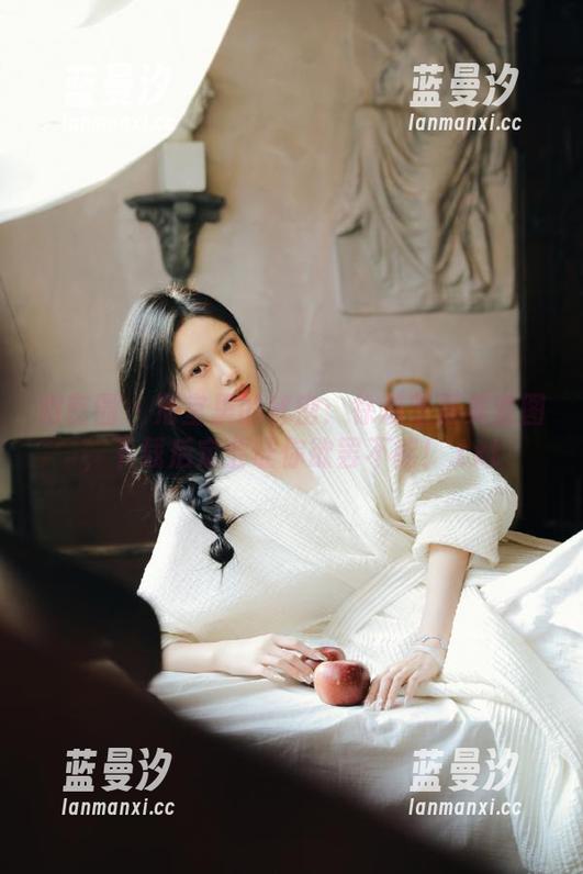 微密圈 - 浴室里的秘密：徐莉芝最美套图，下载后定会让你欲罢不能！.txt