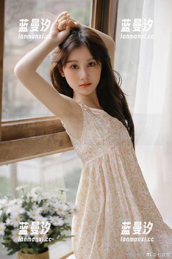 微密圈 - 徐莉芝女友主题写真合集：唯美壁纸展现生活中的甜蜜时光.txt