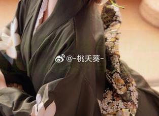 在线发现恩田直幸白丝写真作品的无限可能，原图呈现精致细节与美丽瞬间！.txt