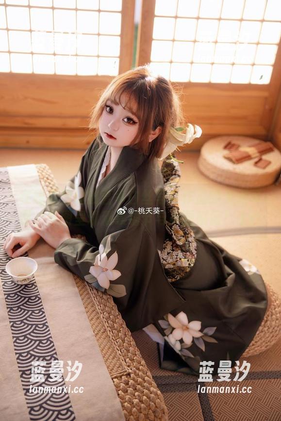 在线发现恩田直幸白丝写真作品的无限可能，原图呈现精致细节与美丽瞬间！.txt