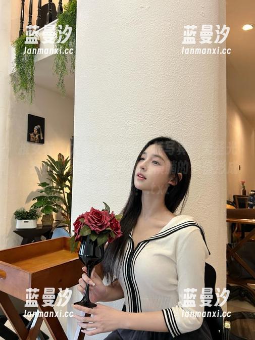 推女神 - 尤美Yumi职业装写真：无圣光，我在职场的优雅与窝里横躺的懒惰形成鲜明对比！.txt