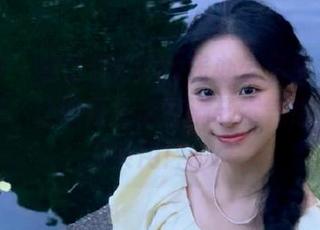 推女神 – 施忆佳Kitty酱办公室全集：原图曝光，让职场生活充满艺术气息，有趣又实用！.txt