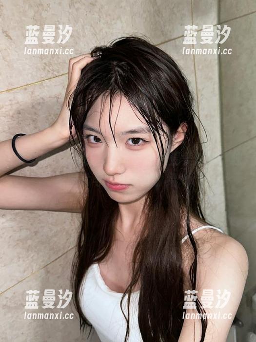推女神 - 发现梁莹Sugar的温柔魅力：独家图片与下载方式介绍.txt