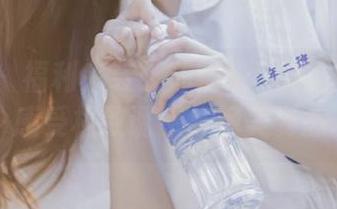 推女神 – 福利来袭：苏糯米Mi网袜写真图包，感受极致诱惑与绝美姿态.txt