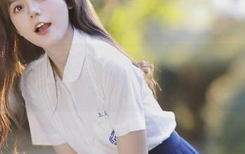 推女神 – 颖莹儿YY带来的时尚写真分享：探索她的个性化套装魅力.txt
