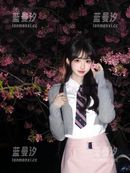 星颜社 - 张灵儿的白色诗意：全网独特原图资源，仿佛走进梦境的时光！.txt