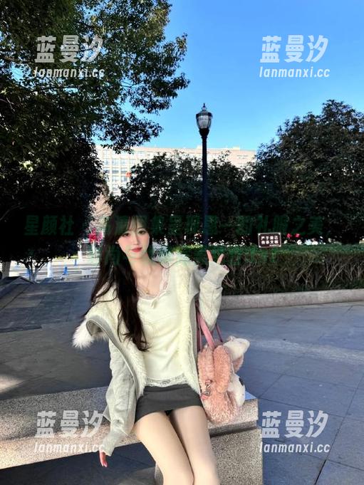 星颜社 - 高清图集呈现恩一的礼服之美，时尚与优雅完美结合.txt