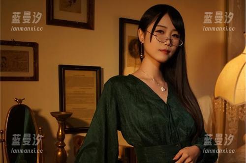 一起探索！晓美妈魔女集会COS创作分享，穿越梦幻与现实的门扉！.txt