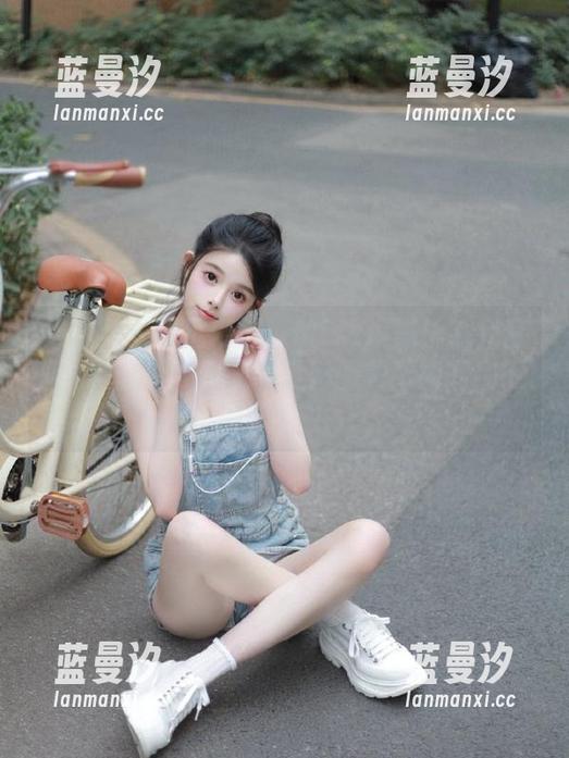 果团网 - 错过可惜！Miss琪黑丝系列套图免费分享，快来收藏她的美丽瞬间！.txt