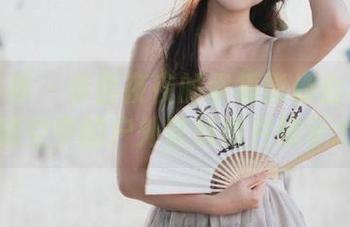 柴系小乖 – 赤西夜夜的幸福影像合集：悠然晴空中的户外软妹照片展示.txt