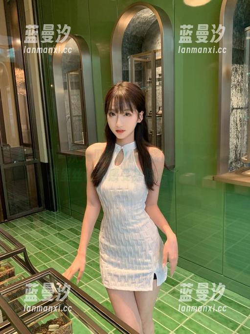 微密圈 - 从未见过的桃沢樱呀写真：精选裤里丝让你感受独特魅力.txt