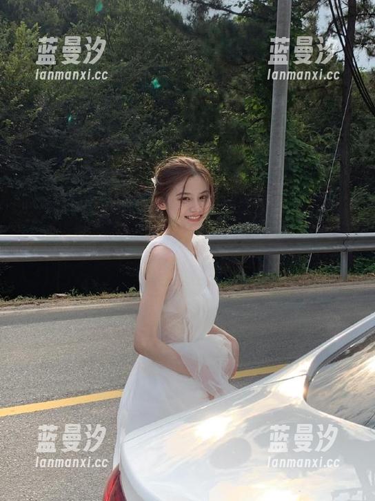 梦丝女神 - 高清照片中的王娇娇：探索死库水牛仔的无限美丽与创意.txt