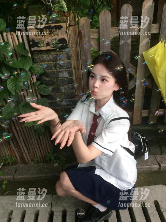 梦丝女神 - 醉美雪馨与裤里丝写真，超值图包分享带你徜徉在梦幻世界中！.txt