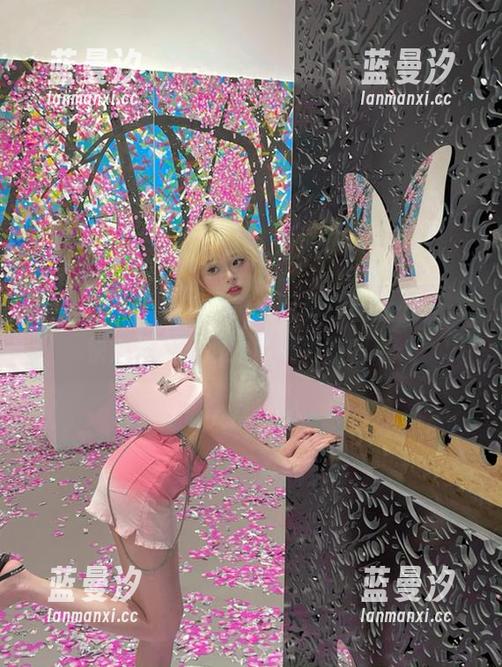 梦丝女神 - 香萱的纯白写真作品大公开，快来网盘获取独家精彩内容.txt