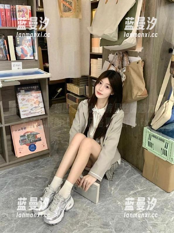 森萝财团 - 细腻呈现小梓裤里丝的魅力，无圣光原图让她的风格更加鲜明.txt