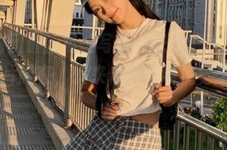 森萝财团最新黑丝写真曝光，绝美模特与精彩照片同在，快来体验这场视觉盛宴！.txt