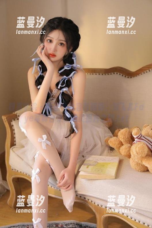 模范学院 - 万圣节妆容与服饰：刘飞儿Faye写真合集的绝美图片之旅.txt