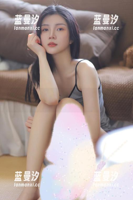 模范学院 - 细腻之处见真章：噜噜妞儿美脚写真原图精彩呈现.txt