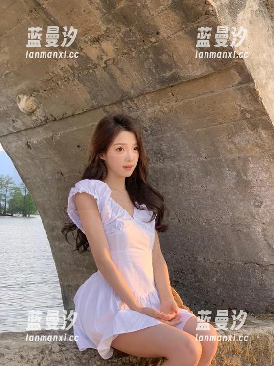 模范学院 - 独家高清“小奶瓶呜呜”厨娘图包，带你领略别样的生活艺术.txt