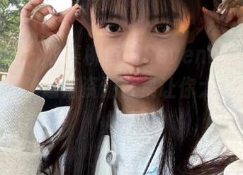 模范学院 – 收集柳侑绮Sevenbaby裸足写真精品，超值资源合集让你大饱眼福！.txt