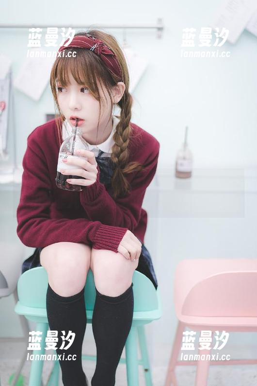 模范学院 - 现代美七Mia，制服写真中透露出的非凡气质和无可抵挡的美图！.txt
