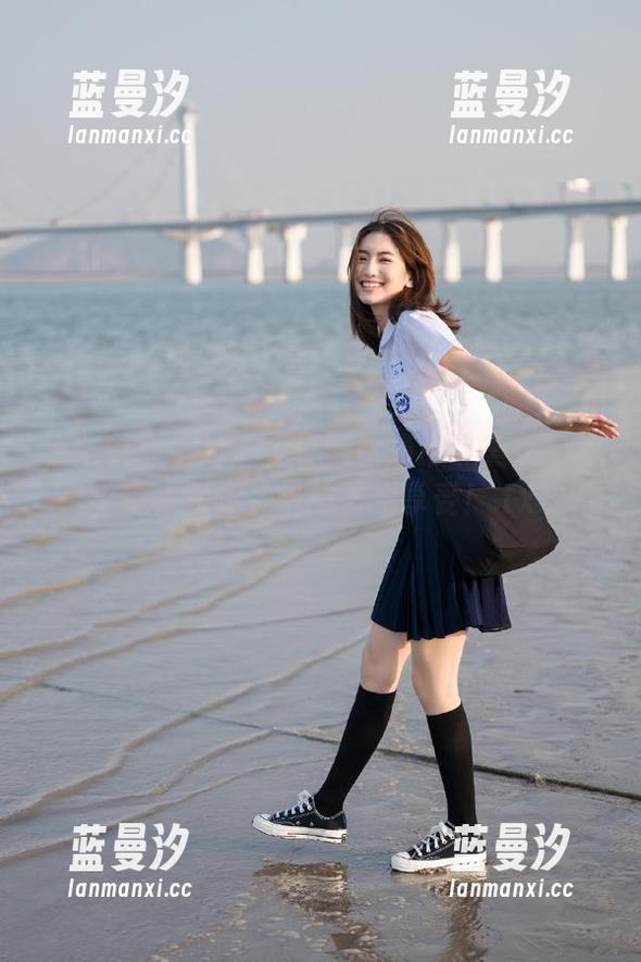 模范学院 - 精选全套陈怡曼吊带美女图片，带来视觉冲击与艺术享受！.txt