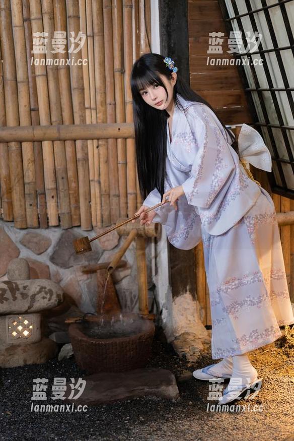 独特定制：樱井宁宁黑色主题图片，定格每个动人瞬间.txt