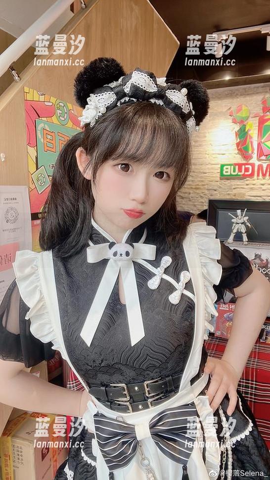 樱落Selena与纯白的唯美邂逅，高清作品如诗如画，渗透出无尽的梦幻与情感.txt