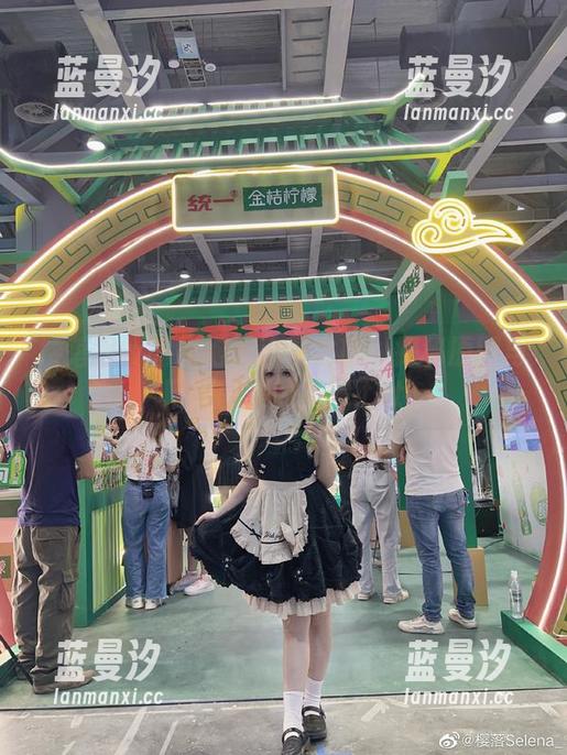 樱落酱w的旗袍天狼星之旅：探秘原图与精美图集的奥秘.txt