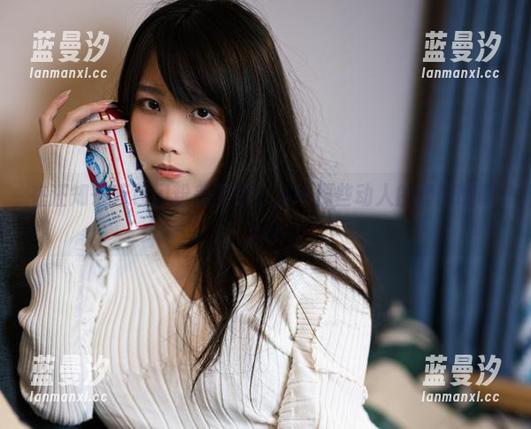 在汪知子蓝色闪粉美图中，发现那些动人的套图故事.txt