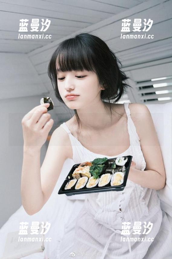 “泥泥汝护士”系列写真作品大赏：原图展现无与伦比的艺术魅力.txt
