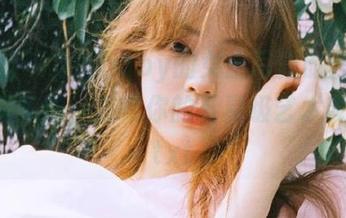 微密圈 – 海豚baby的女王写真时刻，下载专属美图，成就你的五星级艺术收藏！.txt