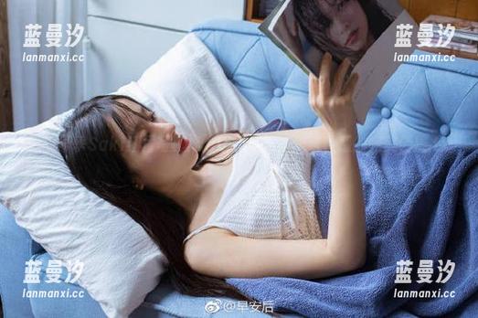 渡边早季Saki红裙写真集上线，尽显甜美与性感的完美碰撞.txt