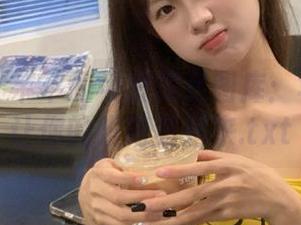 爱美足 – 芊芊的可爱美足图库：华丽写真让你的眼睛亮起来.txt