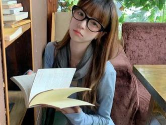 爱蜜社 – 精选图包：小狐狸Kathryn在旅拍中揭示的那些搞笑又真实的瞬间.txt