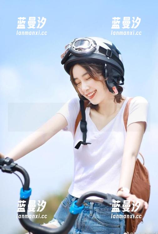爱蜜社 - 蜜桃cc套装写真精选：每一帧都讲述的时尚故事.txt