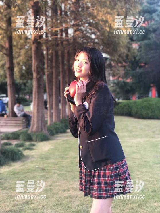 物恋传媒 - 嘟嘟带来最新图集更新：气垫梳老头乐，挠脚剧情成搞笑担当！.txt