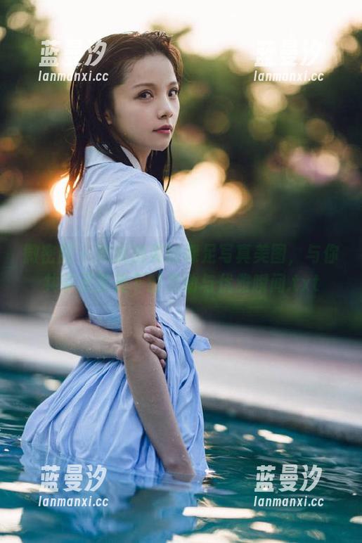 微密圈 - 玫桃泡芙的裸足写真美图，与你共享无圣光下的灵动与优雅瞬间.txt