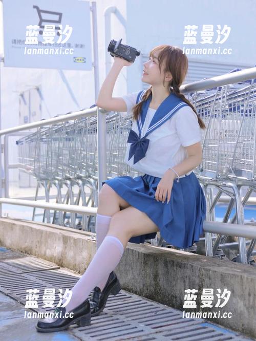 甜予摄影 - 齐齐的帆布鞋写真作品合集：穿越城市，感受自然的多姿多彩图集.txt