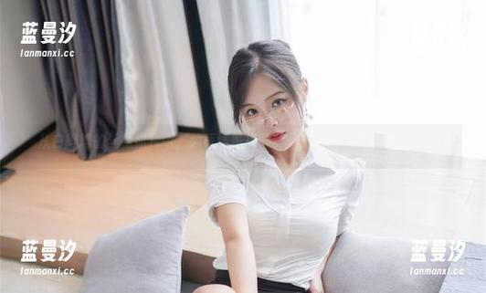 从白烨烨的丝袜照片中，领悟到每一幅美图蕴藏的唯美与力量。.txt
