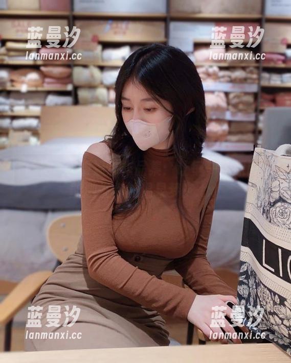 白银81和服温泉作品集：让每一张原图都能激发你的温泉梦！.txt